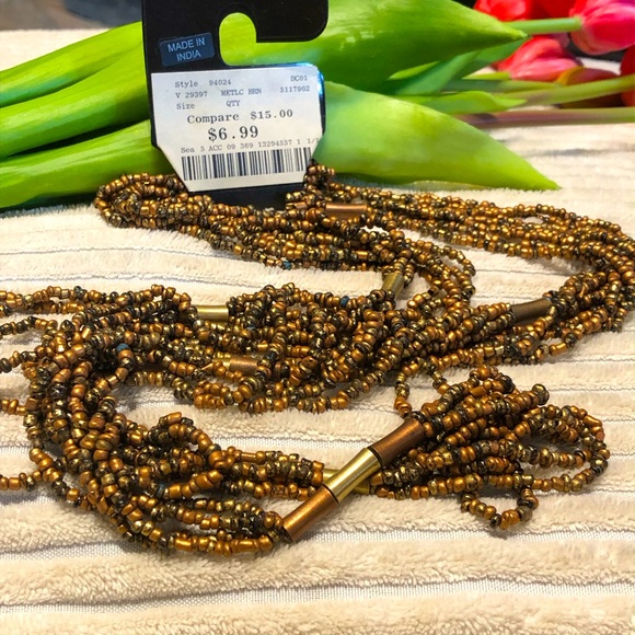 ☀️ NWT Beaded Double Strand Necklace with Two Pairs of Earrings - Picture 8 of 8